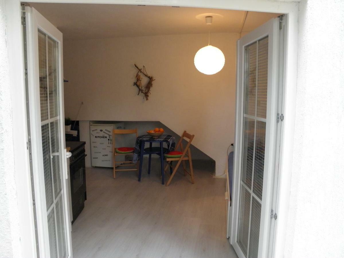 Hana Beach Apartment Novalja Bagian luar foto